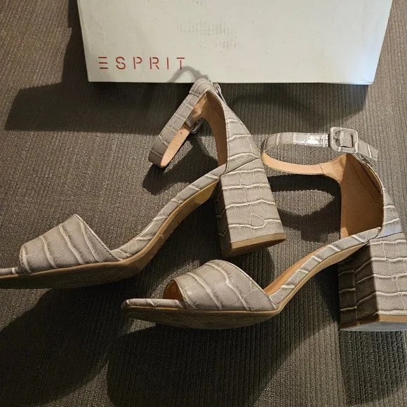 Esprit Baylee grey croc-embossed strappy sandals 8.5M - Picture 3 of 4